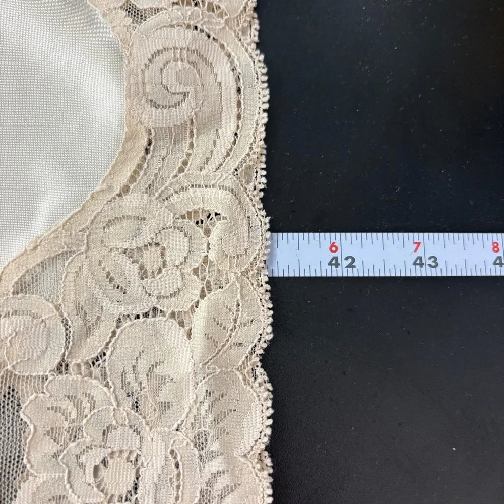 Vintage Women Full Slip Size Small Cream Lace Trim Adjustable Straps Unbranded - Picture 8 of 10
